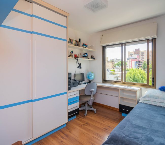 Apartamento com 114m², 3 quartos, 1 suíte, 2 vagas, no bairro Auxiliadora em Porto Alegre