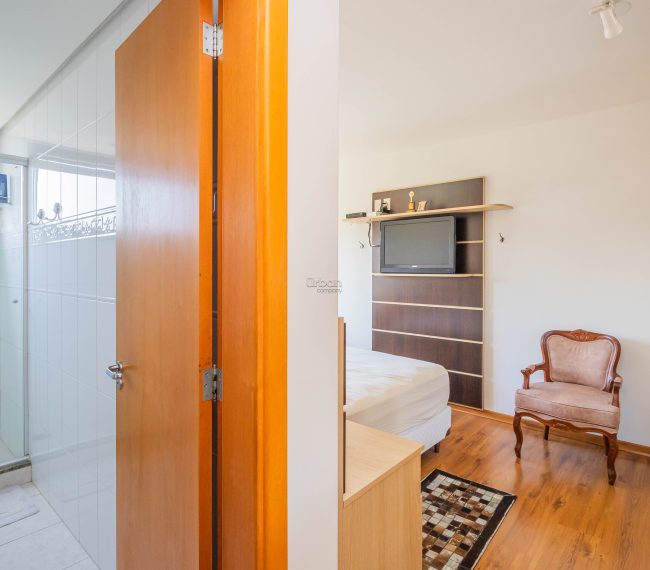 Apartamento com 114m², 3 quartos, 1 suíte, 2 vagas, no bairro Auxiliadora em Porto Alegre