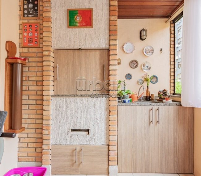 Apartamento com 95m², 2 quartos, 1 suíte, 1 vaga, no bairro Auxiliadora em Porto Alegre