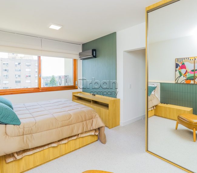 Apartamento com 133m², 3 quartos, 1 suíte, 2 vagas, no bairro Moinhos de Vento em Porto Alegre