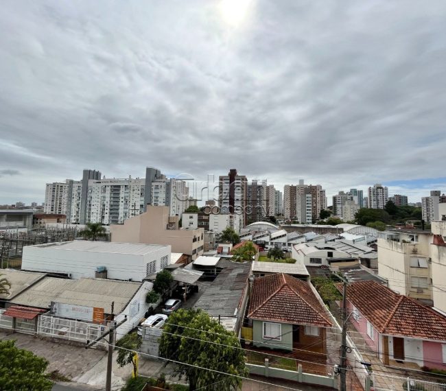 Apartamento com 109m², 3 quartos, 1 suíte, 1 vaga, no bairro Passo da Areia em Porto Alegre