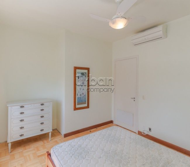 Apartamento com 167m², 3 quartos, 1 suíte, 1 vaga, no bairro Moinhos de Vento em Porto Alegre