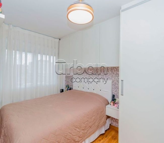 Apartamento com 57m², 2 quartos, 1 suíte, 2 vagas, no bairro Azenha em Porto Alegre