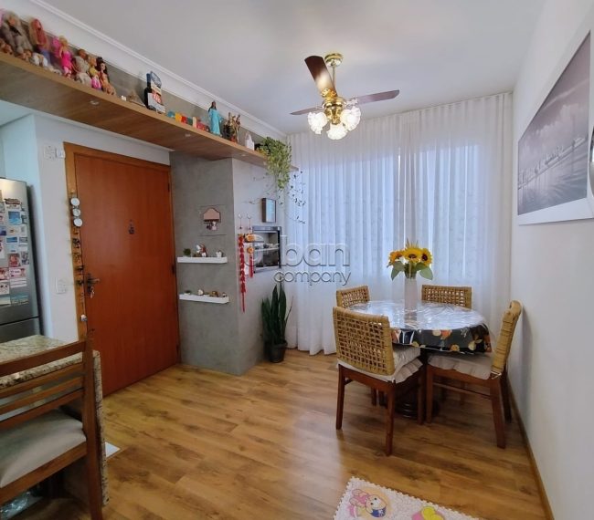 Apartamento com 57m², 2 quartos, 1 suíte, 2 vagas, no bairro Azenha em Porto Alegre