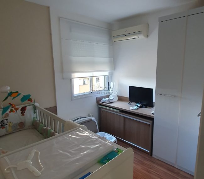 Apartamento com 74m², 3 quartos, 1 suíte, 2 vagas, no bairro Vila Ipiranga em Porto Alegre