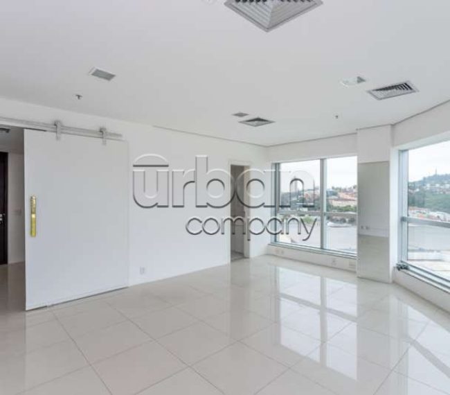 Sala com 42m², 1 vaga, no bairro Cristal em Porto Alegre