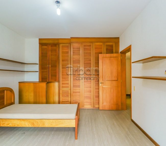 Apartamento com 315m², 3 quartos, 1 suíte, 2 vagas, no bairro Petrópolis em Porto Alegre