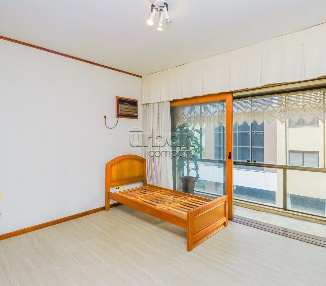 Apartamento com 315m², 3 quartos, 1 suíte, 2 vagas, no bairro Petrópolis em Porto Alegre