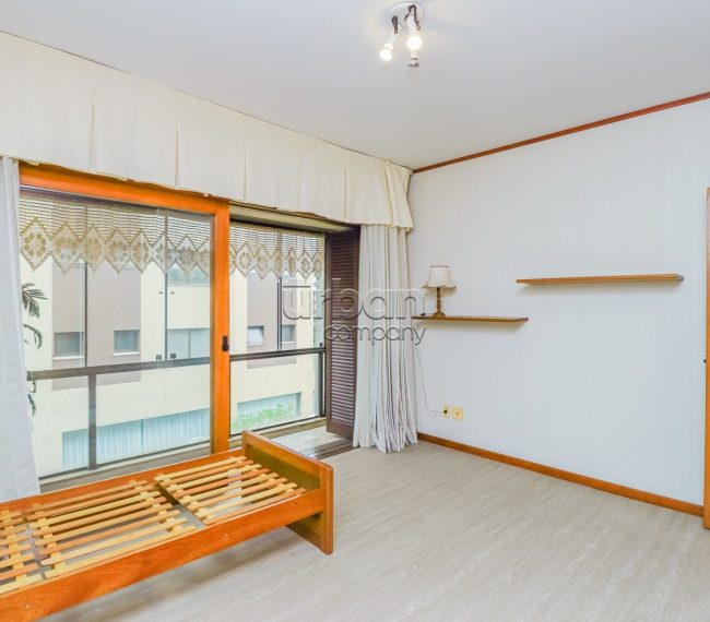 Apartamento com 315m², 3 quartos, 1 suíte, 2 vagas, no bairro Petrópolis em Porto Alegre