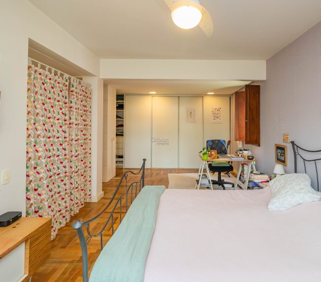 Apartamento com 174m², 3 quartos, 1 suíte, 2 vagas, no bairro Petrópolis em Porto Alegre