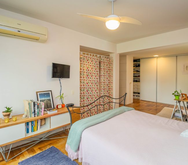 Apartamento com 174m², 3 quartos, 1 suíte, 2 vagas, no bairro Petrópolis em Porto Alegre