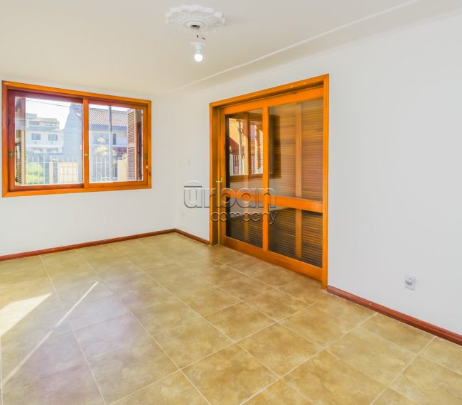 Casa com 388m², 4 quartos, 1 suíte, 2 vagas, no bairro Jardim Itu em Porto Alegre