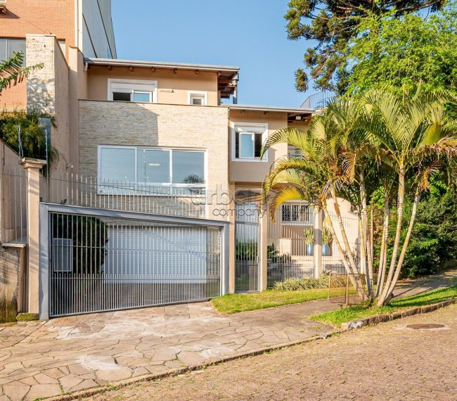 Casa com 357m², 4 quartos, 3 suítes, 2 vagas, no bairro Chácara das Pedras em Porto Alegre