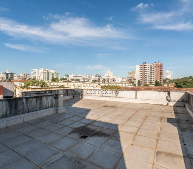 Prédio Comercial com 925m², 4 vagas, no bairro Passo da Areia em Porto Alegre