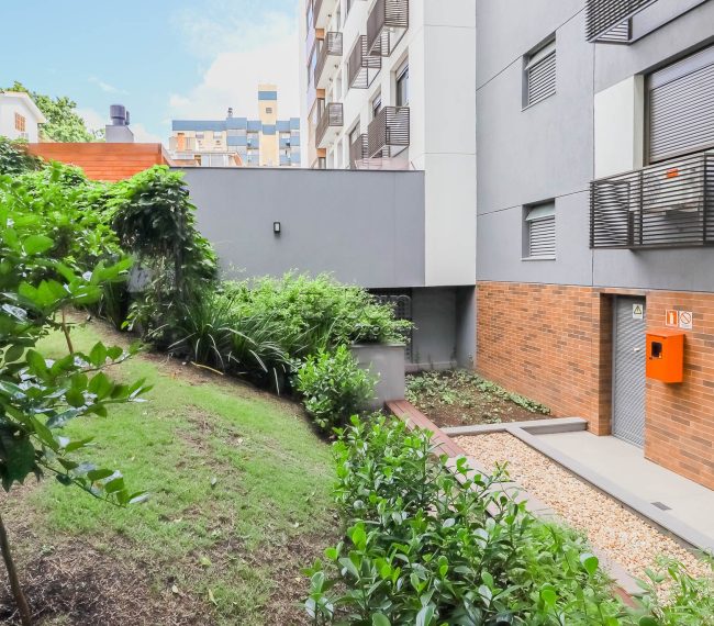 Apartamento com 67m², 2 quartos, 1 suíte, 1 vaga, no bairro Passo da Areia em Porto Alegre