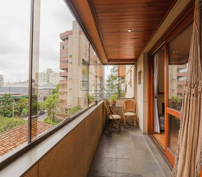 Apartamento com 134m², 3 quartos, 1 suíte, 2 vagas, no bairro Rio Branco em Porto Alegre