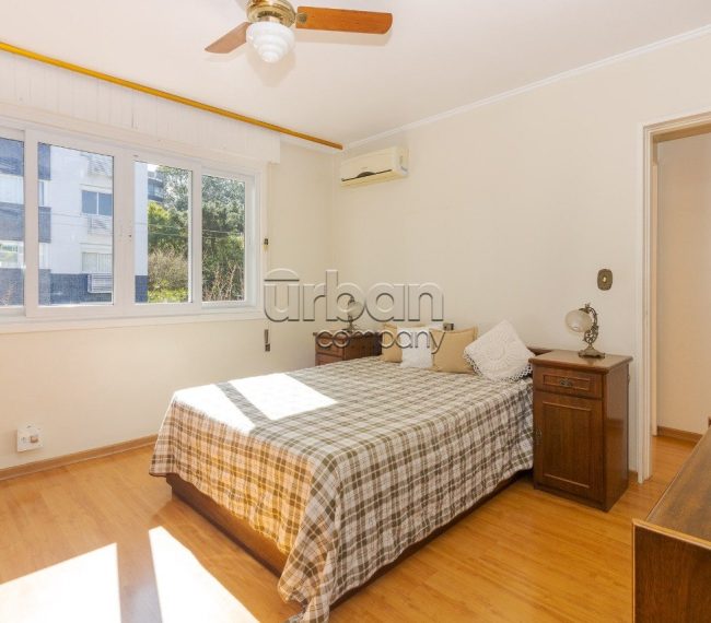 Apartamento com 136m², 4 quartos, 1 suíte, 4 vagas, no bairro Petrópolis em Porto Alegre