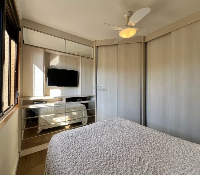 Apartamento com 77m², 3 quartos, 1 suíte, 2 vagas, no bairro Vila Jardim em Porto Alegre