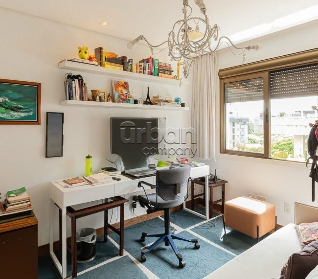 Apartamento com 213m², 3 quartos, 3 suítes, 4 vagas, no bairro Rio Branco em Porto Alegre