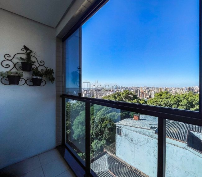 Apartamento com 128m², 3 quartos, 1 suíte, 4 vagas, no bairro Menino Deus em Porto Alegre