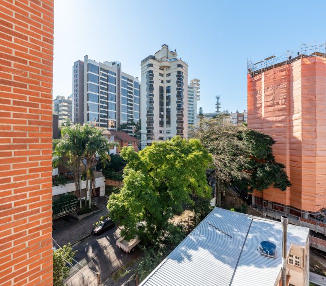 Apartamento com 104m², 3 quartos, 1 suíte, 2 vagas, no bairro Bela Vista em Porto Alegre