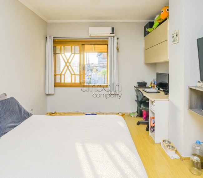 Casa com 200m², 3 quartos, 1 suíte, 4 vagas, no bairro Ecoville em Porto Alegre