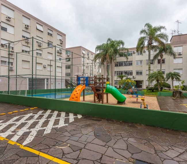 Apartamento com 80m², 3 quartos, 1 suíte, 2 vagas, no bairro Cristo Redentor em Porto Alegre