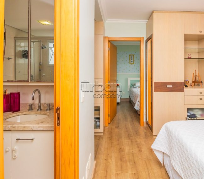 Apartamento com 105m², 3 quartos, 1 suíte, 2 vagas, no bairro Petrópolis em Porto Alegre