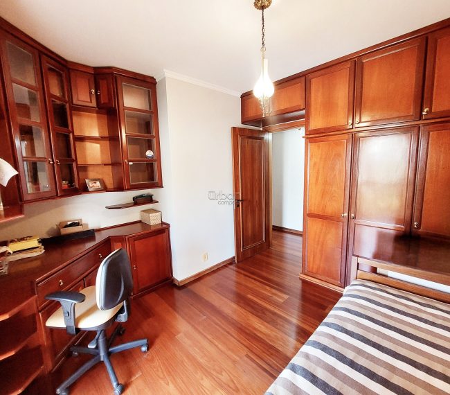 Apartamento com 140m², 2 quartos, 1 suíte, 2 vagas, no bairro Rio Branco em Porto Alegre