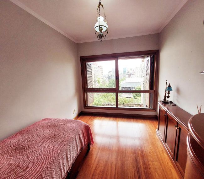 Apartamento com 140m², 2 quartos, 1 suíte, 2 vagas, no bairro Rio Branco em Porto Alegre