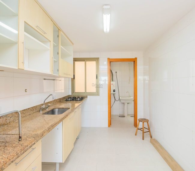 Apartamento com 106m², 3 quartos, 1 suíte, 2 vagas, no bairro Higienópolis em Porto Alegre