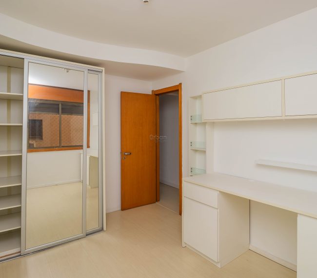 Apartamento com 106m², 3 quartos, 1 suíte, 2 vagas, no bairro Higienópolis em Porto Alegre