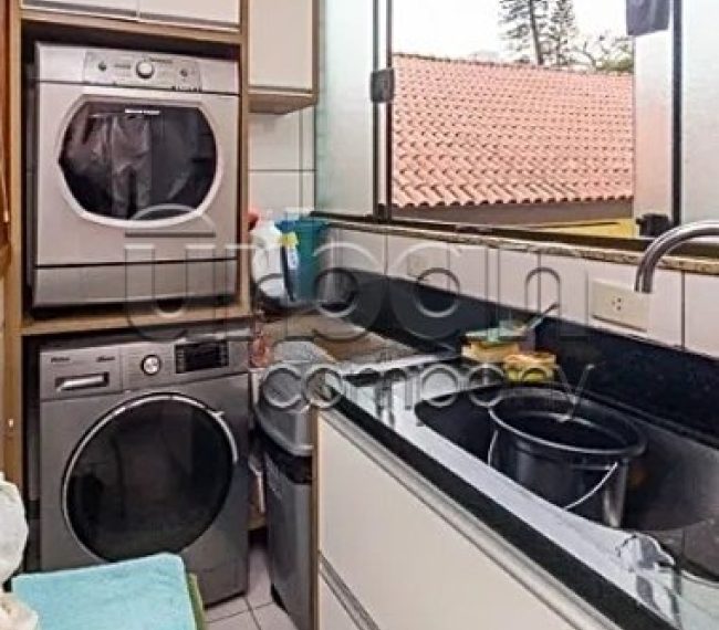 Apartamento com 124m², 3 quartos, 1 suíte, 2 vagas, no bairro Vila Ipiranga em Porto Alegre