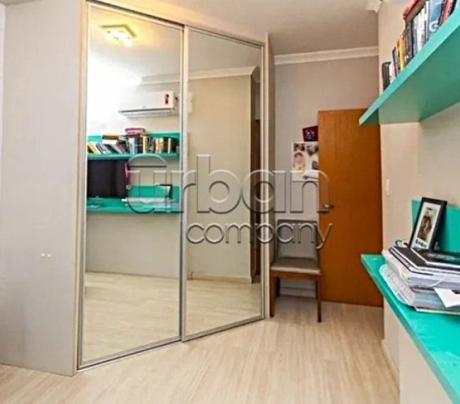 Apartamento com 124m², 3 quartos, 1 suíte, 2 vagas, no bairro Vila Ipiranga em Porto Alegre