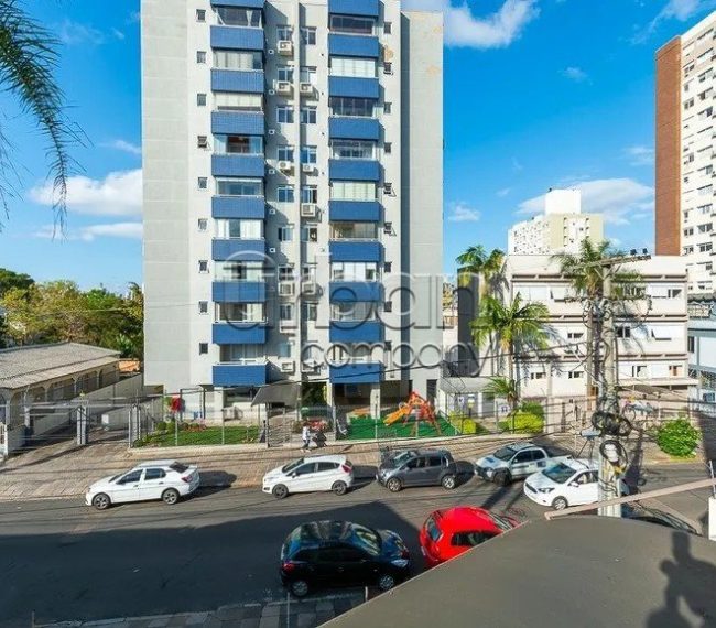 Apartamento Garden com 74m², 2 quartos, 1 suíte, 1 vaga, no bairro Santana em Porto Alegre