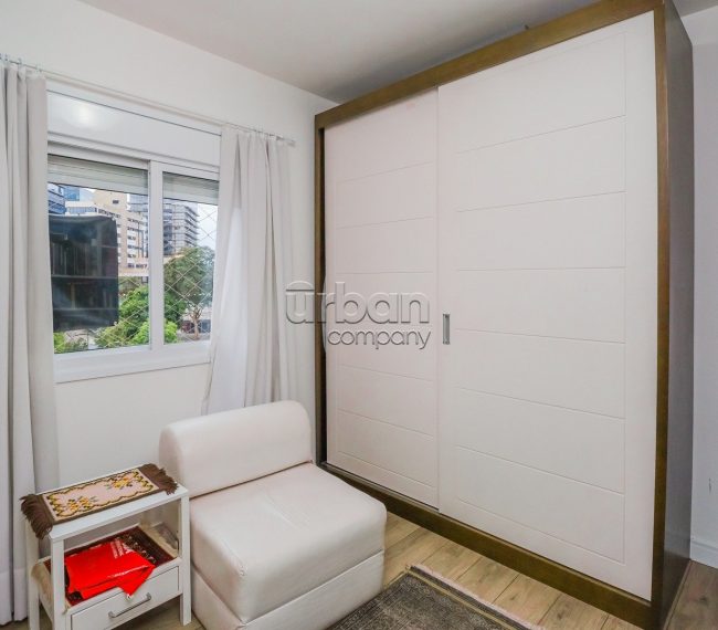 Apartamento com 102m², 3 quartos, 1 suíte, 2 vagas, no bairro Petrópolis em Porto Alegre