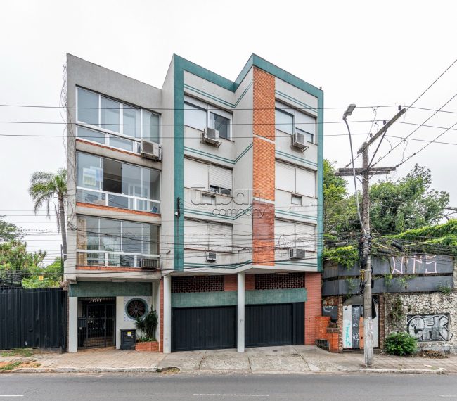 Apartamento com 133m², 3 quartos, 1 suíte, 1 vaga, no bairro Rio Branco em Porto Alegre