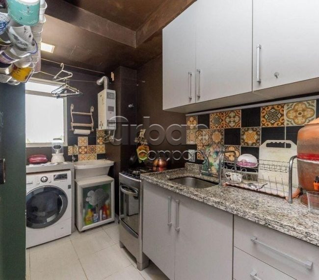 Apartamento com 76m², 3 quartos, 1 suíte, 1 vaga, no bairro Jardim Carvalho em Porto Alegre