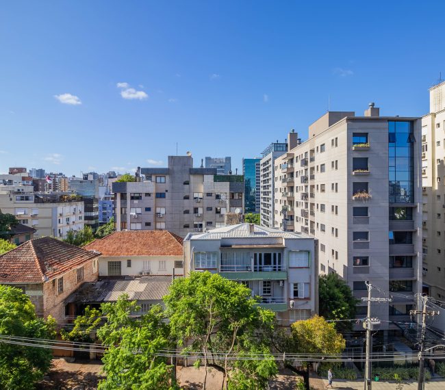 Apartamento com 136m², 3 quartos, 1 suíte, 2 vagas, no bairro Auxiliadora em Porto Alegre