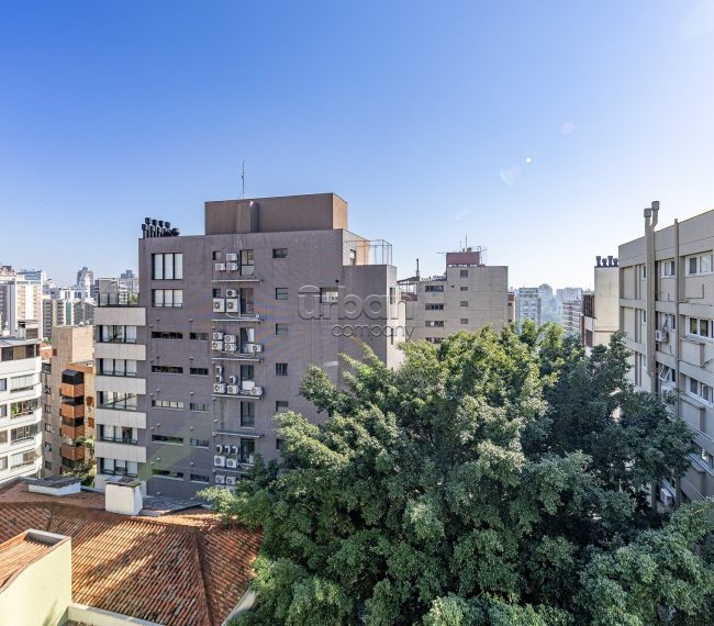 Apartamento com 93m², 3 quartos, 1 suíte, 2 vagas, no bairro Moinhos de Vento em Porto Alegre