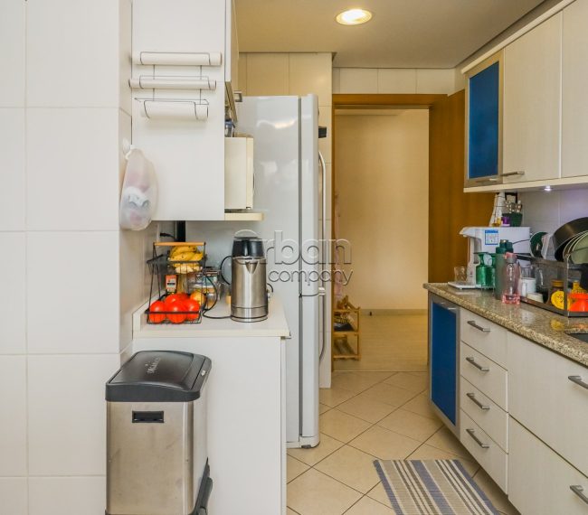 Apartamento com 83m², 3 quartos, 1 suíte, 2 vagas, no bairro Floresta em Porto Alegre