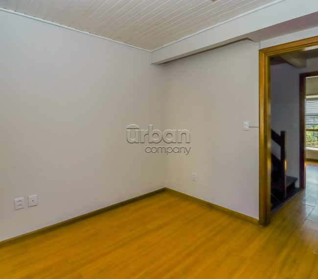 Casa em Condomínio com 101m², 3 quartos, 1 suíte, 2 vagas, no bairro Jardim Sabará em Porto Alegre