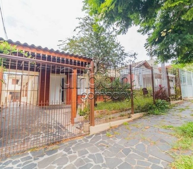 Casa com 162m², 4 quartos, 3 vagas, no bairro Vila Ipiranga em Porto Alegre