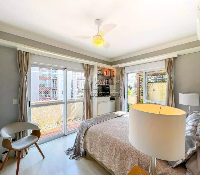 Apartamento com 177m², 3 quartos, 1 suíte, 2 vagas, no bairro Rio Branco em Porto Alegre