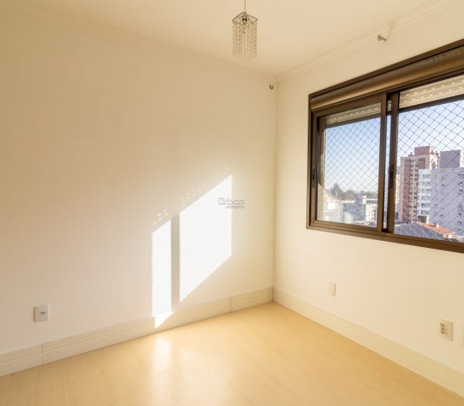 Apartamento com 91m², 2 quartos, 1 suíte, 1 vaga, no bairro Passo da Areia em Porto Alegre