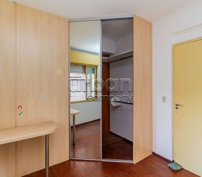 Apartamento com 102m², 3 quartos, 1 vaga, no bairro Moinhos de Vento em Porto Alegre