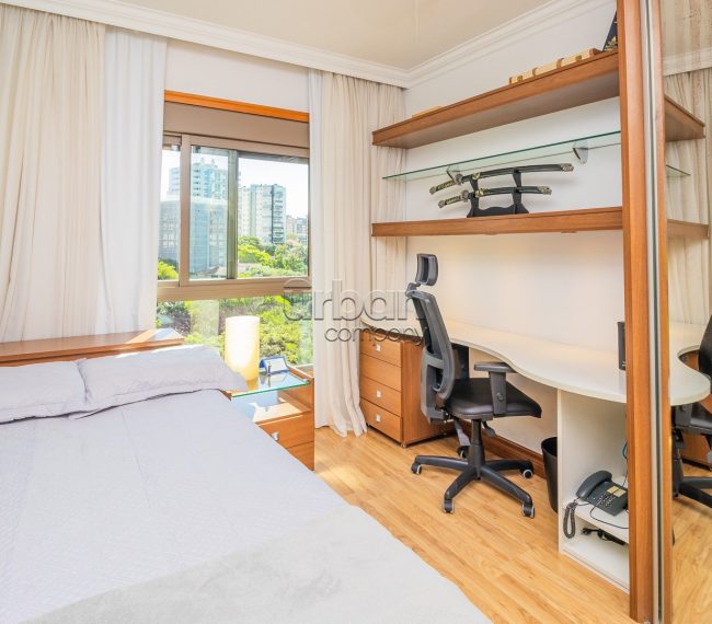 Apartamento com 153m², 3 quartos, 3 suítes, 3 vagas, no bairro Três Figueiras em Porto Alegre