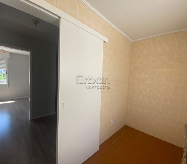 Apartamento com 44m², 1 quarto, 1 vaga, no bairro Passo da Areia em Porto Alegre