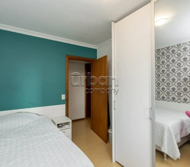 Apartamento com 131m², 3 quartos, 1 suíte, 3 vagas, no bairro Petrópolis em Porto Alegre