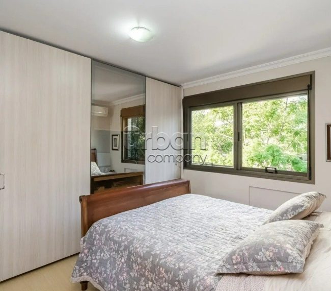 Apartamento com 131m², 3 quartos, 1 suíte, 3 vagas, no bairro Petrópolis em Porto Alegre